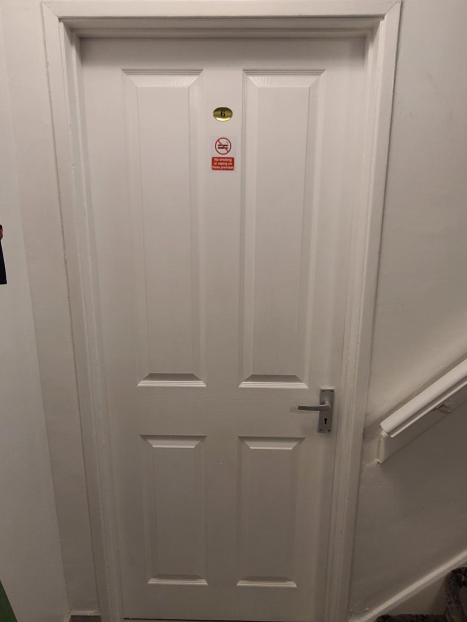 Roomz-Gatwick-London-Airport Parking-Travel Service Ifield Eksteriør bilde